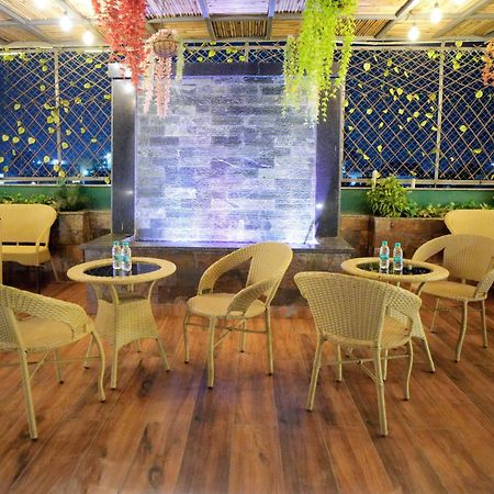 Hotel Haris Mg Road Gurugram Gurgaon Exterior photo