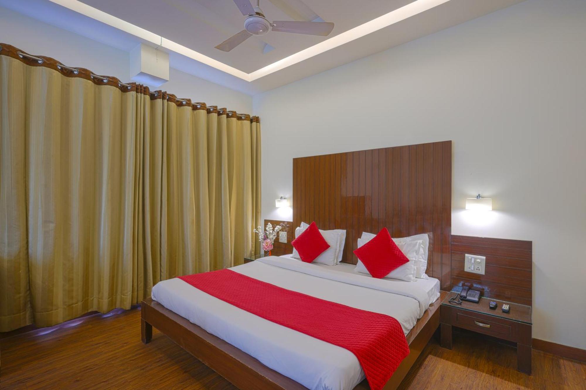 Hotel Haris Mg Road Gurugram Gurgaon Exterior photo