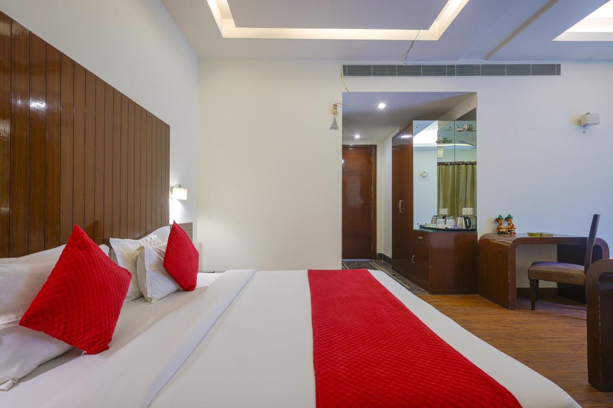 Hotel Haris Mg Road Gurugram Gurgaon Exterior photo
