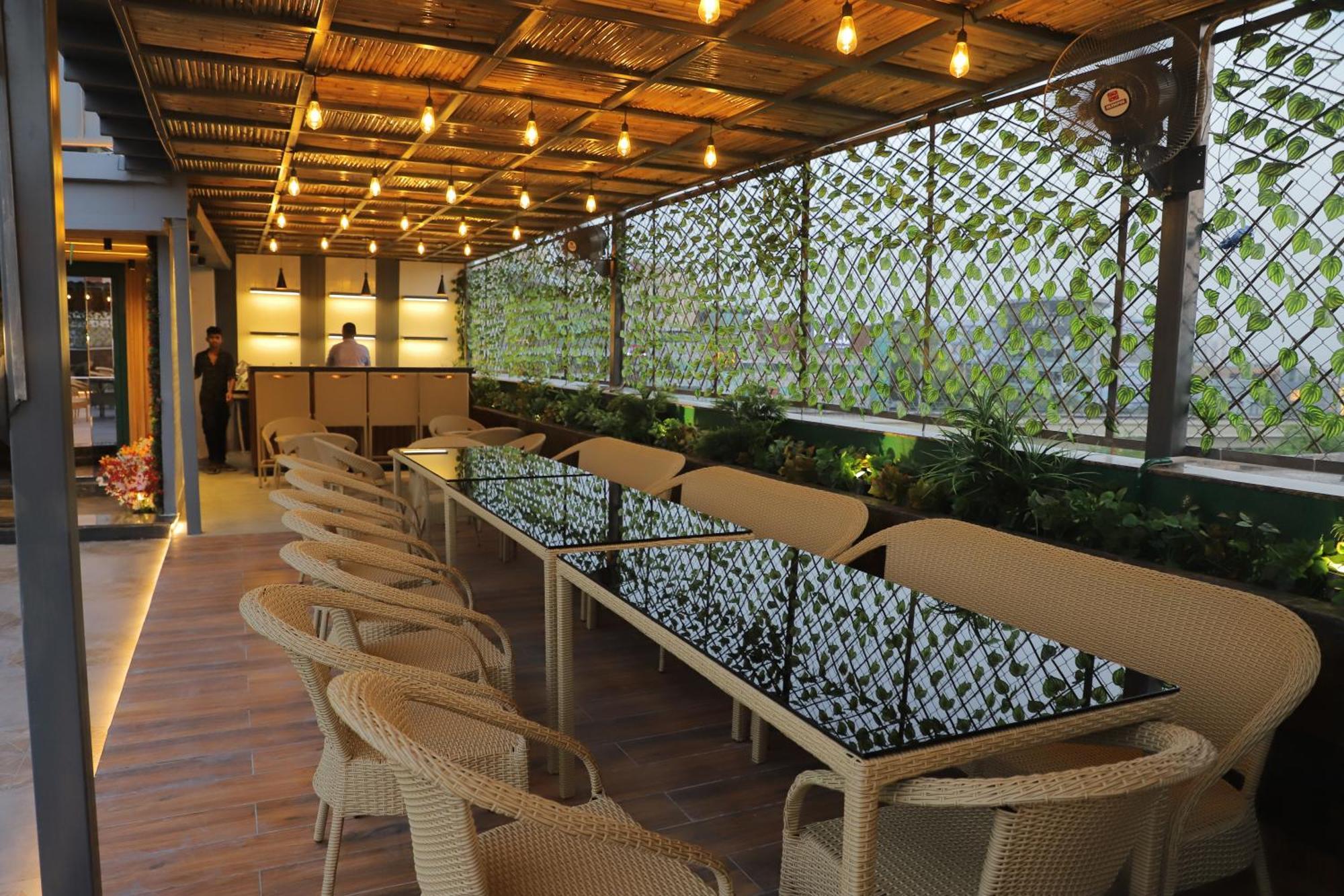 Hotel Haris Mg Road Gurugram Gurgaon Exterior photo