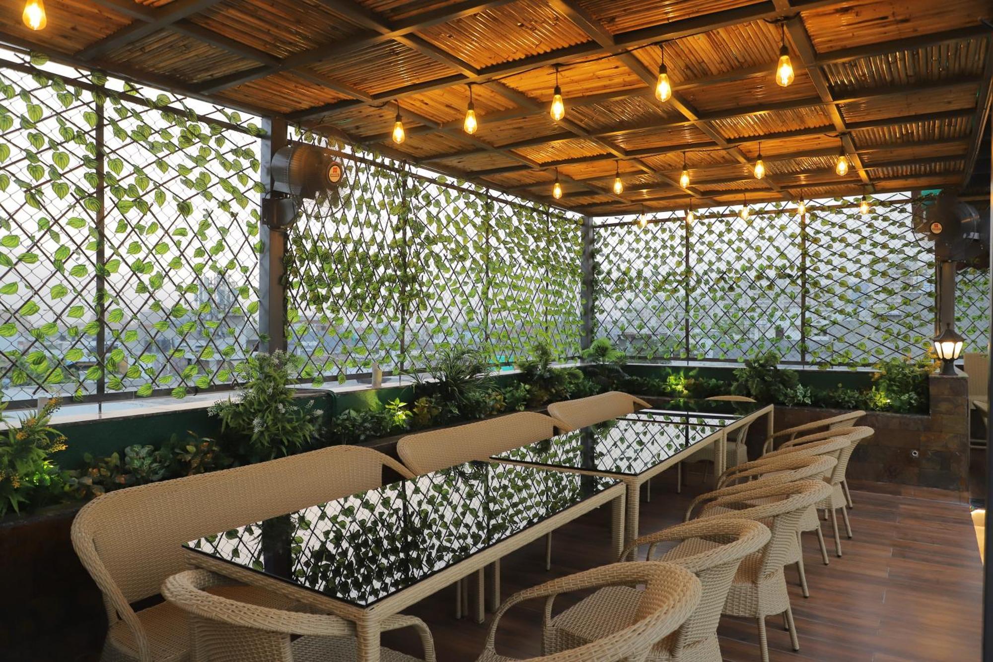 Hotel Haris Mg Road Gurugram Gurgaon Exterior photo