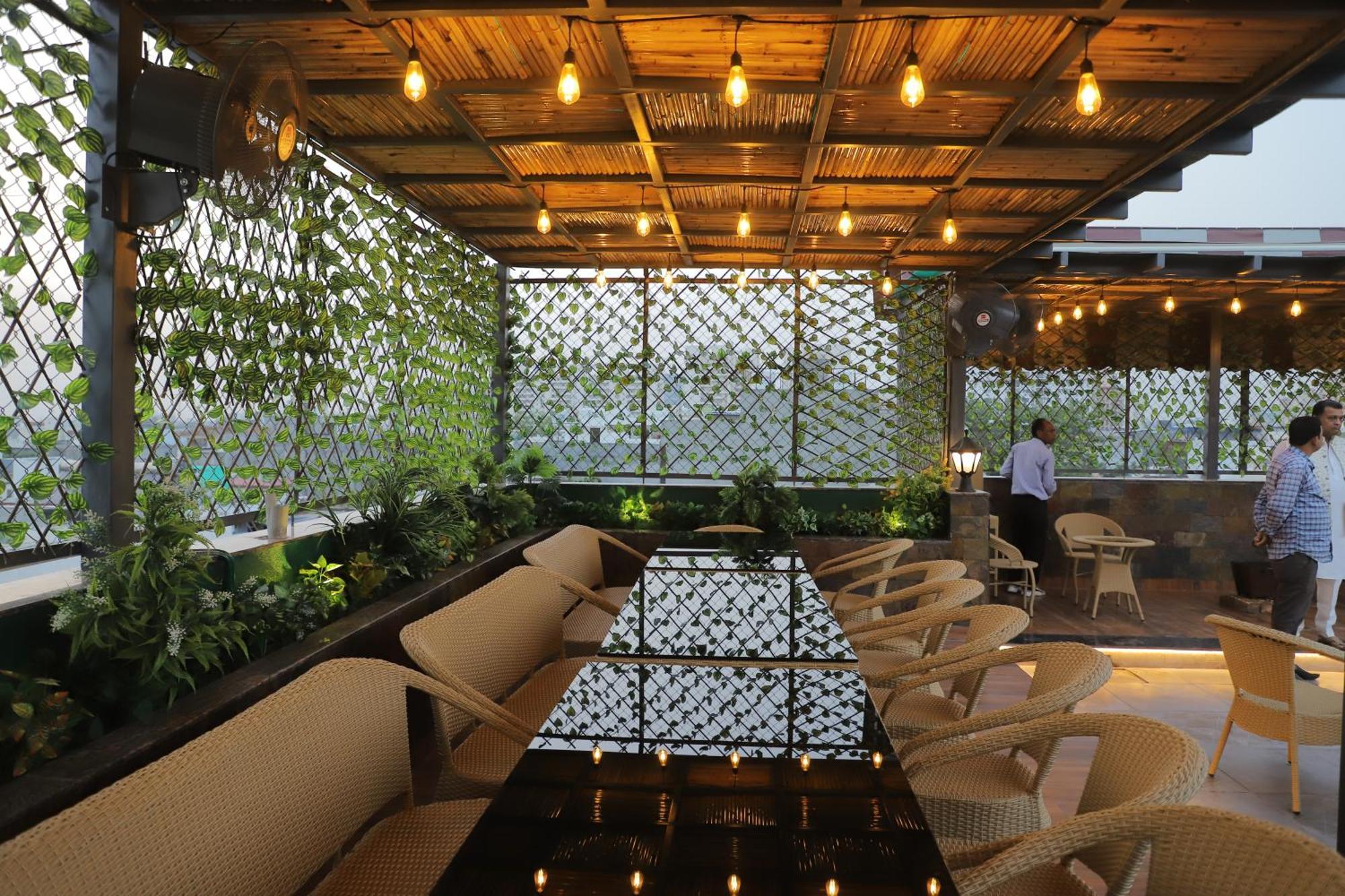 Hotel Haris Mg Road Gurugram Gurgaon Exterior photo