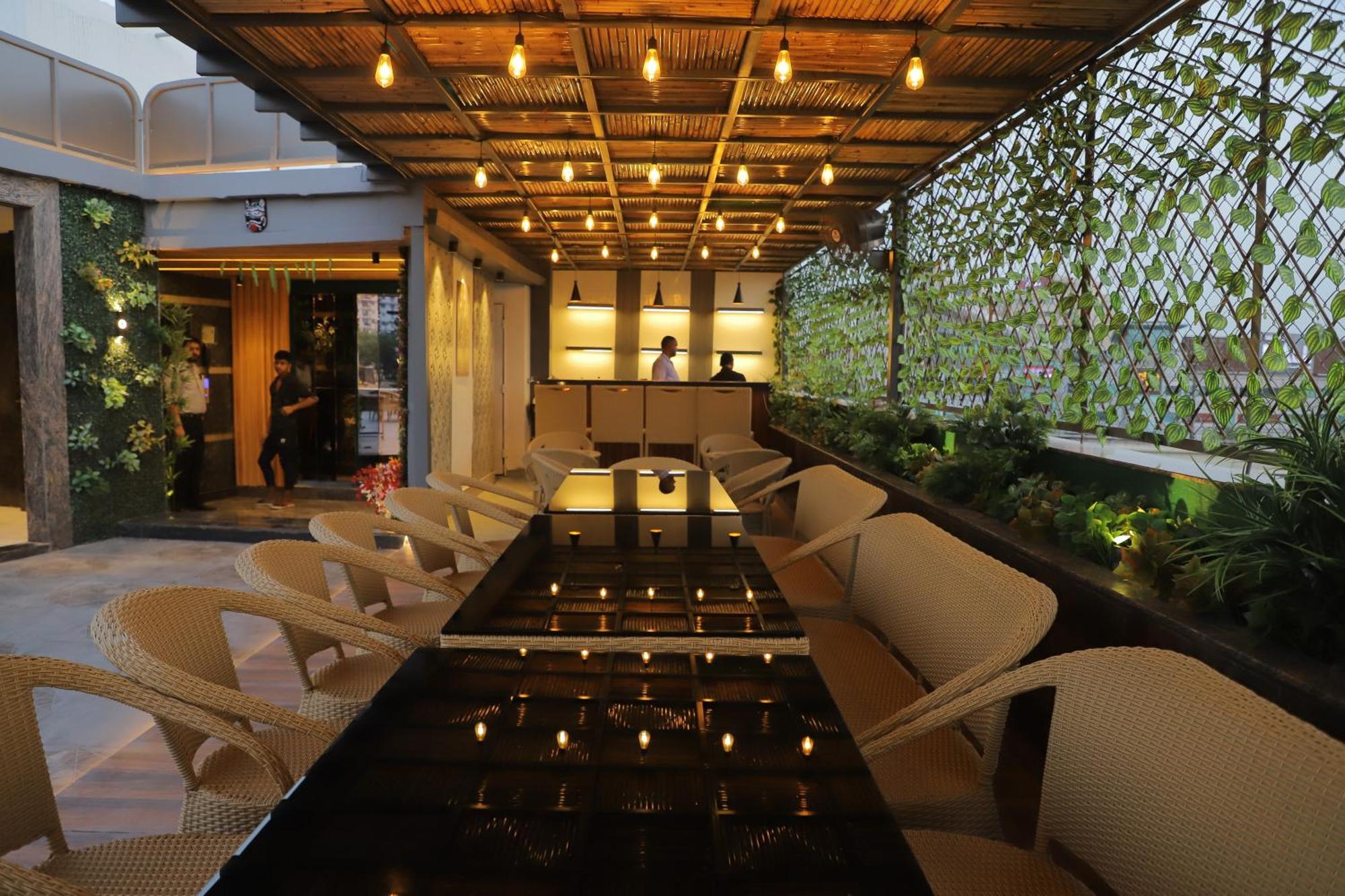 Hotel Haris Mg Road Gurugram Gurgaon Exterior photo
