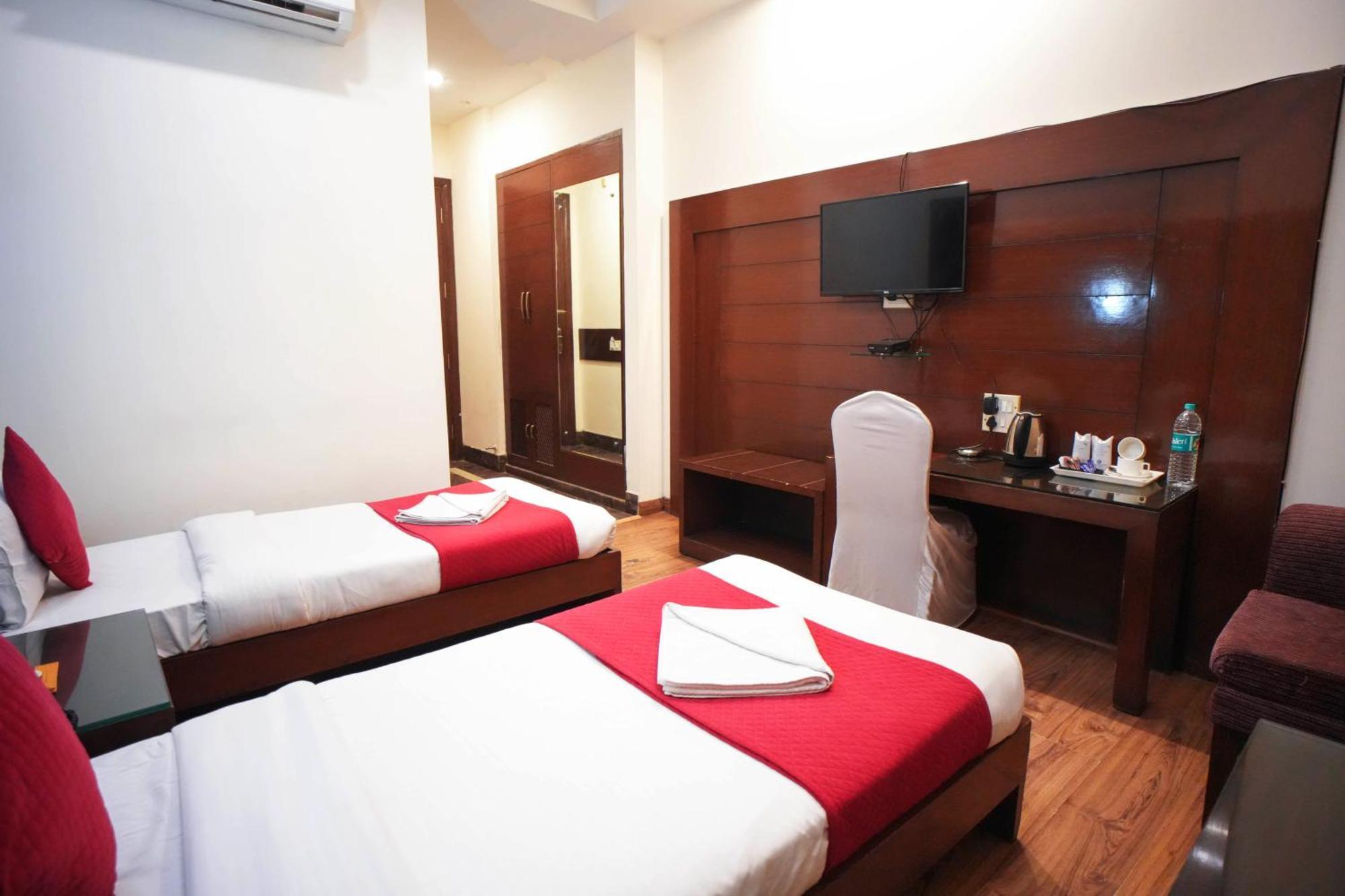 Hotel Haris Mg Road Gurugram Gurgaon Exterior photo