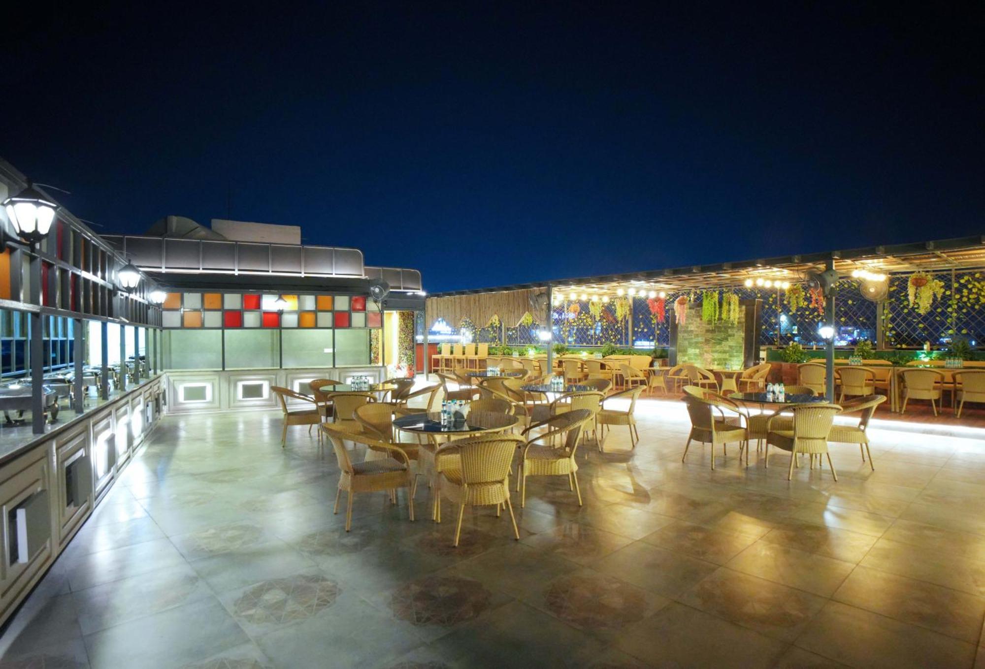 Hotel Haris Mg Road Gurugram Gurgaon Exterior photo