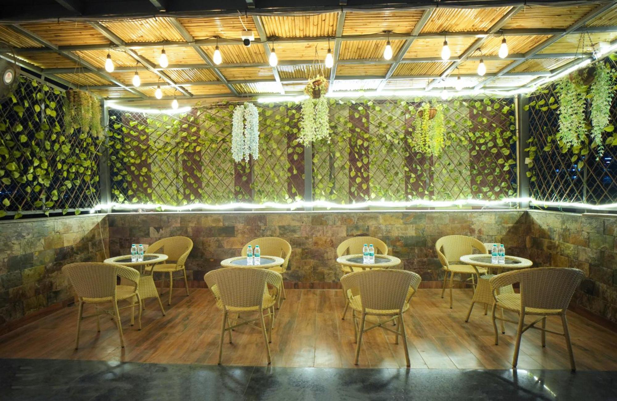 Hotel Haris Mg Road Gurugram Gurgaon Exterior photo