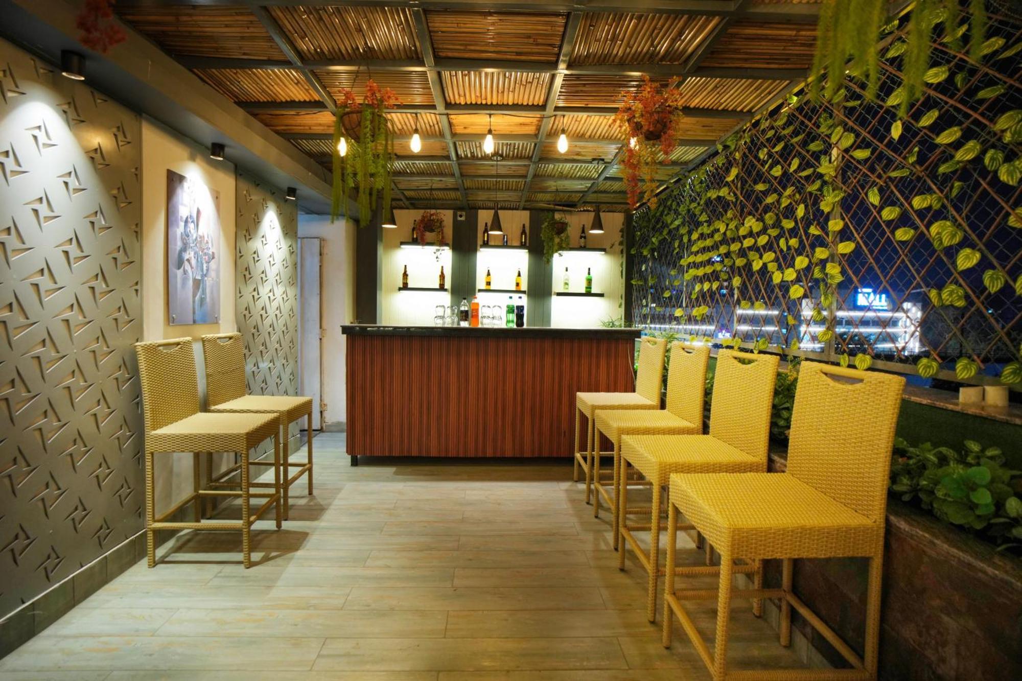 Hotel Haris Mg Road Gurugram Gurgaon Exterior photo