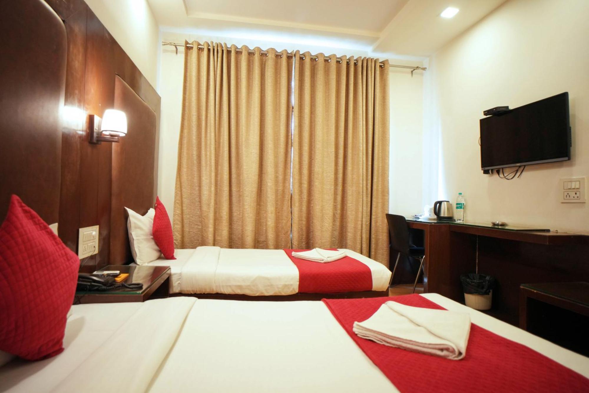 Hotel Haris Mg Road Gurugram Gurgaon Exterior photo