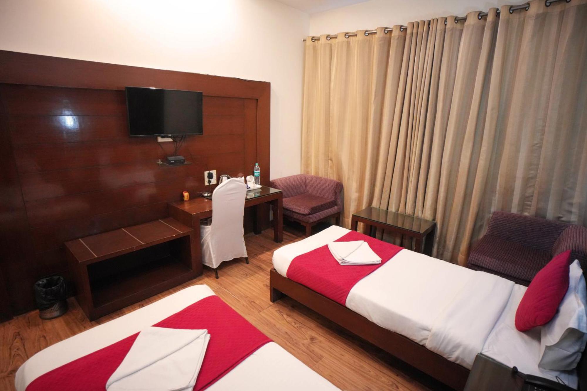 Hotel Haris Mg Road Gurugram Gurgaon Exterior photo