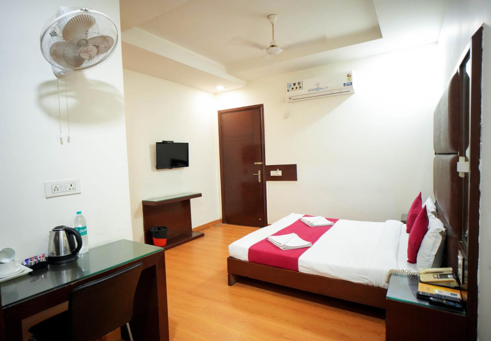 Hotel Haris Mg Road Gurugram Gurgaon Exterior photo