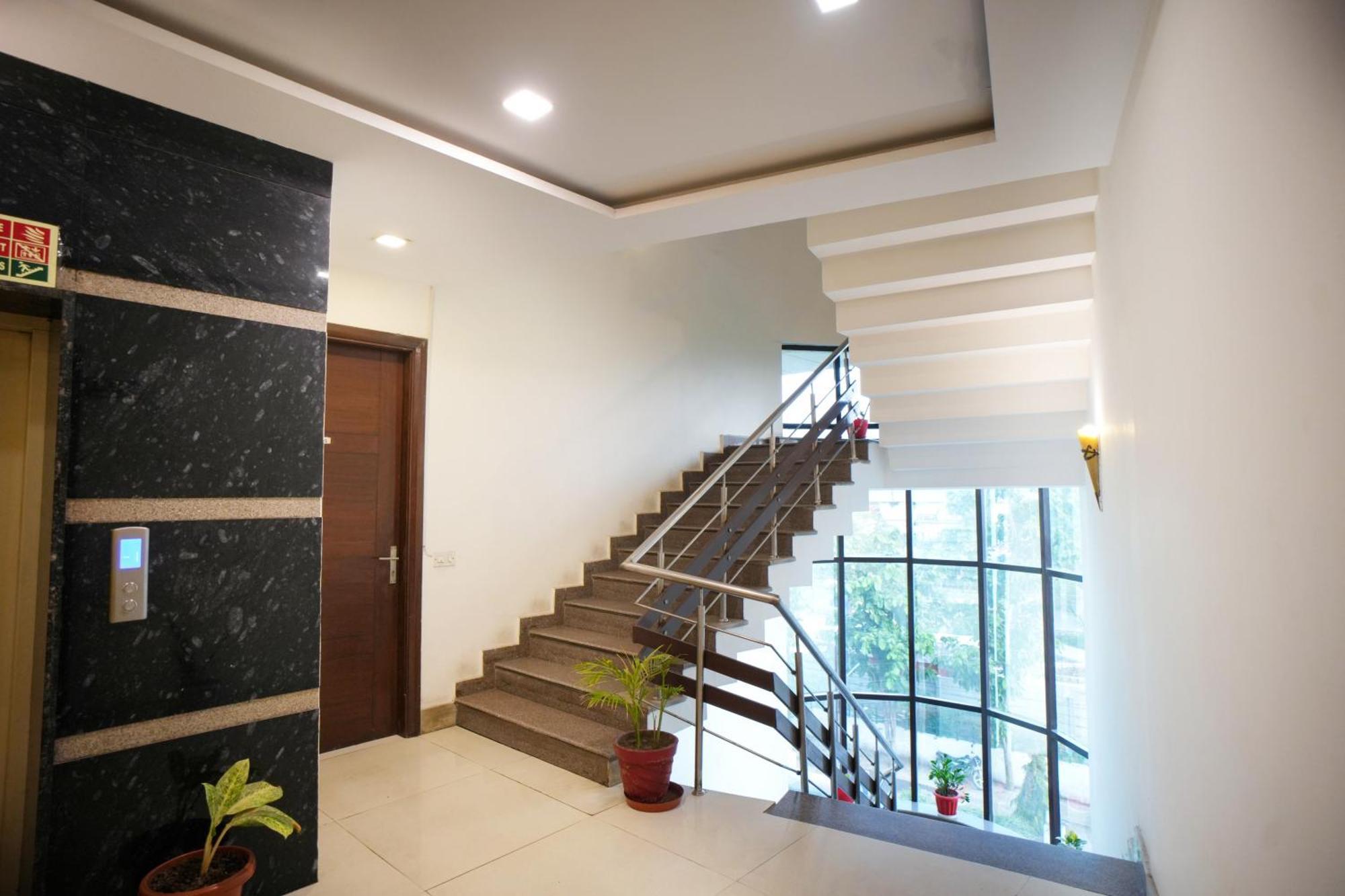 Hotel Haris Mg Road Gurugram Gurgaon Exterior photo