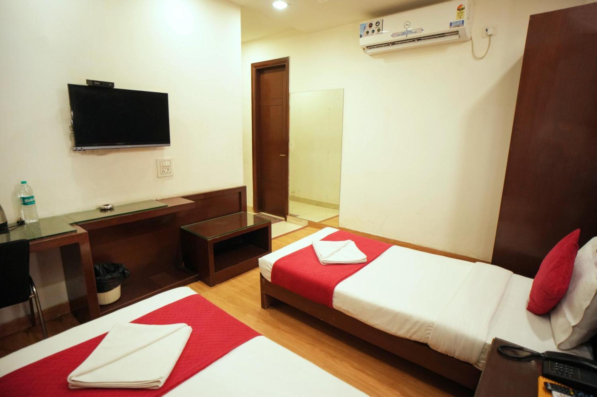 Hotel Haris Mg Road Gurugram Gurgaon Exterior photo