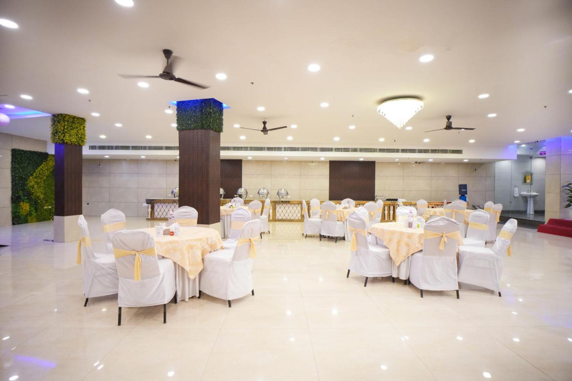 Hotel Haris Mg Road Gurugram Gurgaon Exterior photo