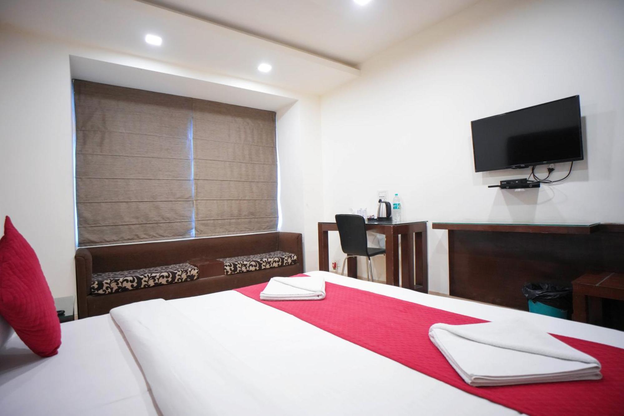 Hotel Haris Mg Road Gurugram Gurgaon Exterior photo