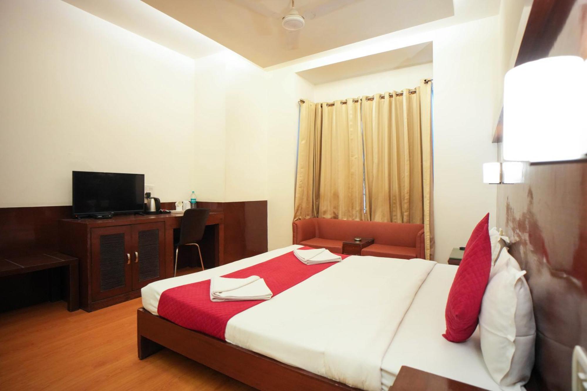 Hotel Haris Mg Road Gurugram Gurgaon Exterior photo