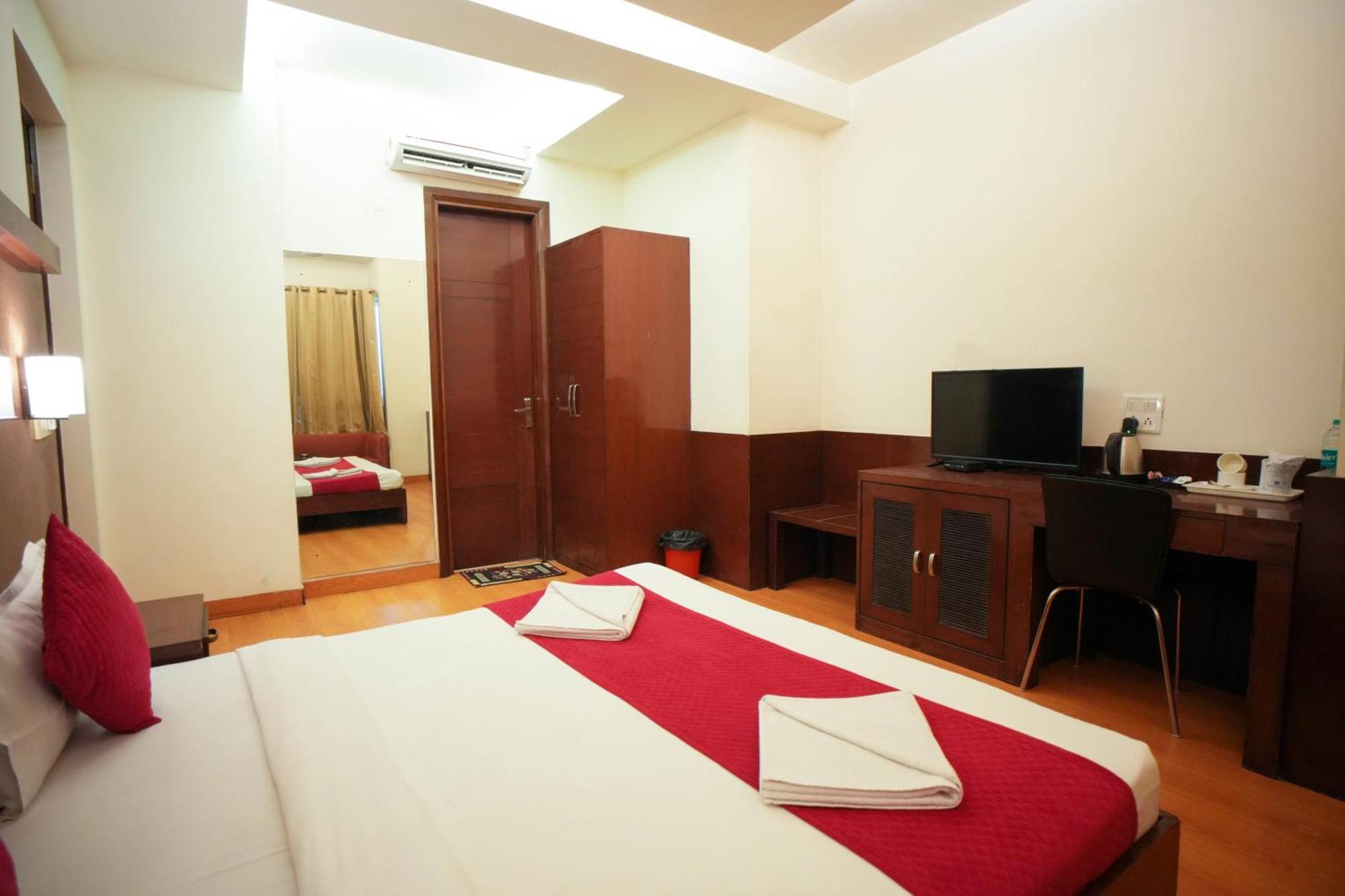 Hotel Haris Mg Road Gurugram Gurgaon Exterior photo